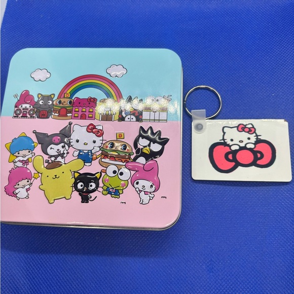 Hello Kitty cards and keychain - Picture 3 of 7